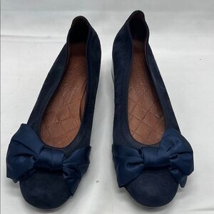 Dark Blue Suede Hispanitas Pumps with Bow